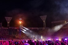 「Mrs. GREEN APPLE ゼンジン未到とヴェルトラウム～銘銘編～」神奈川・横浜スタジアム公演の様子。