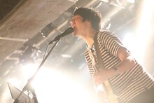 成山剛（Vo, G）（撮影：内藤まみ）