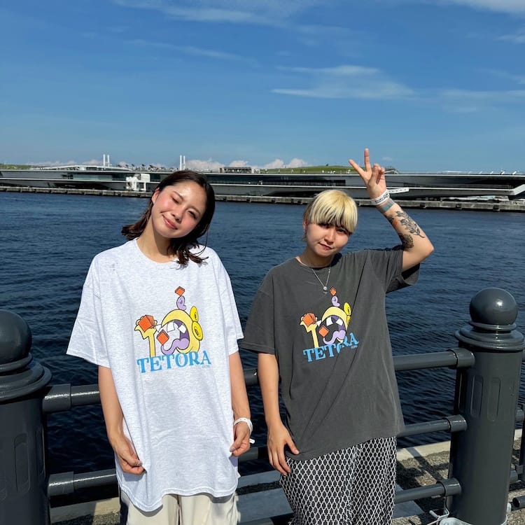 TETORA×COIN PARKING DELIVERYのコラボTシャツ数量限定販売 - 音楽ナタリー