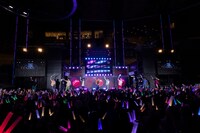 BUDDiiSとバディ。（撮影：米山三郎）