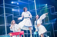 「私立恵比寿中学 15th Anniversary Tour 2024 ～the other side of indigo hour～」市川市文化会館公演の様子。