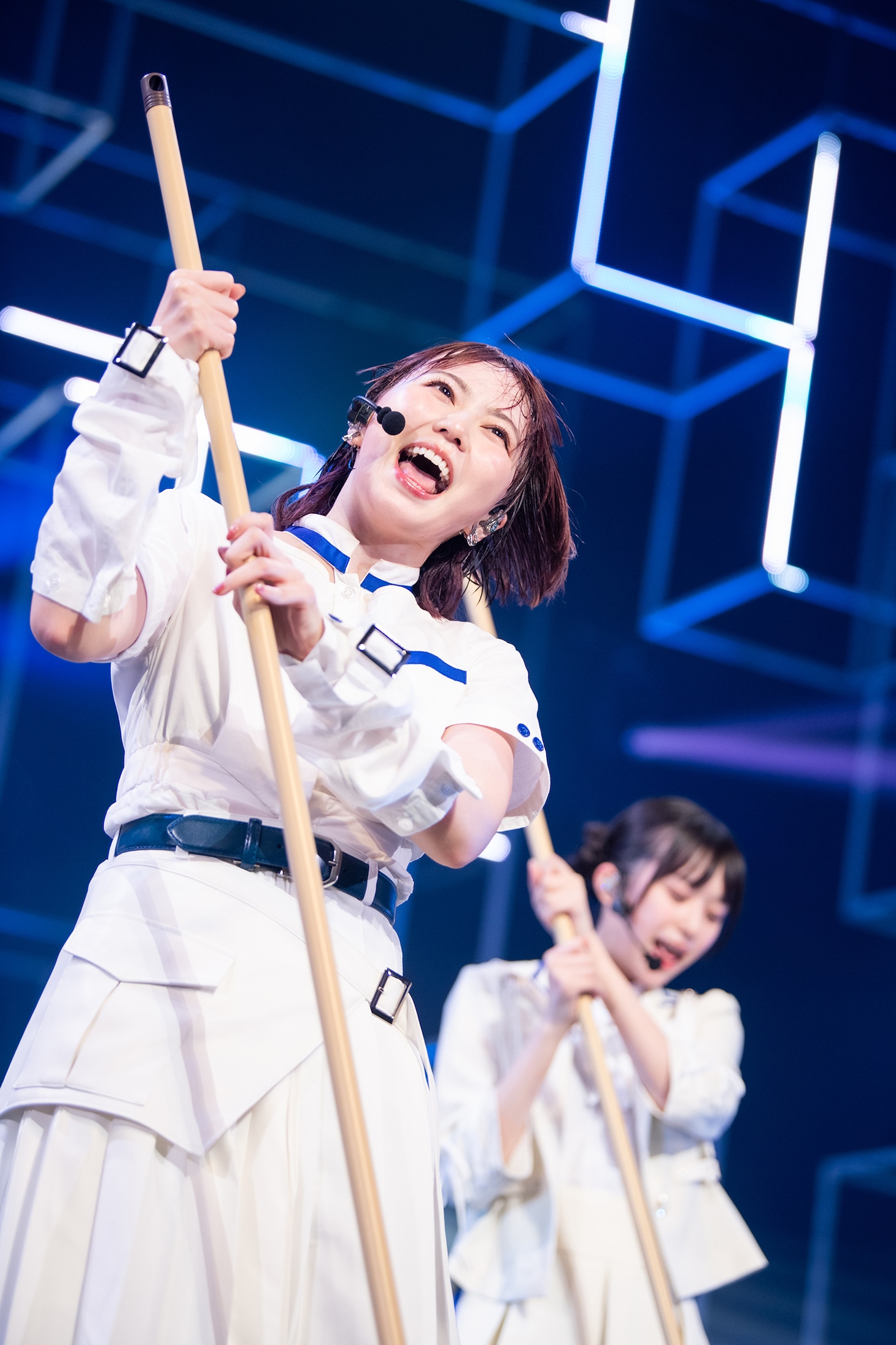 安本彩花