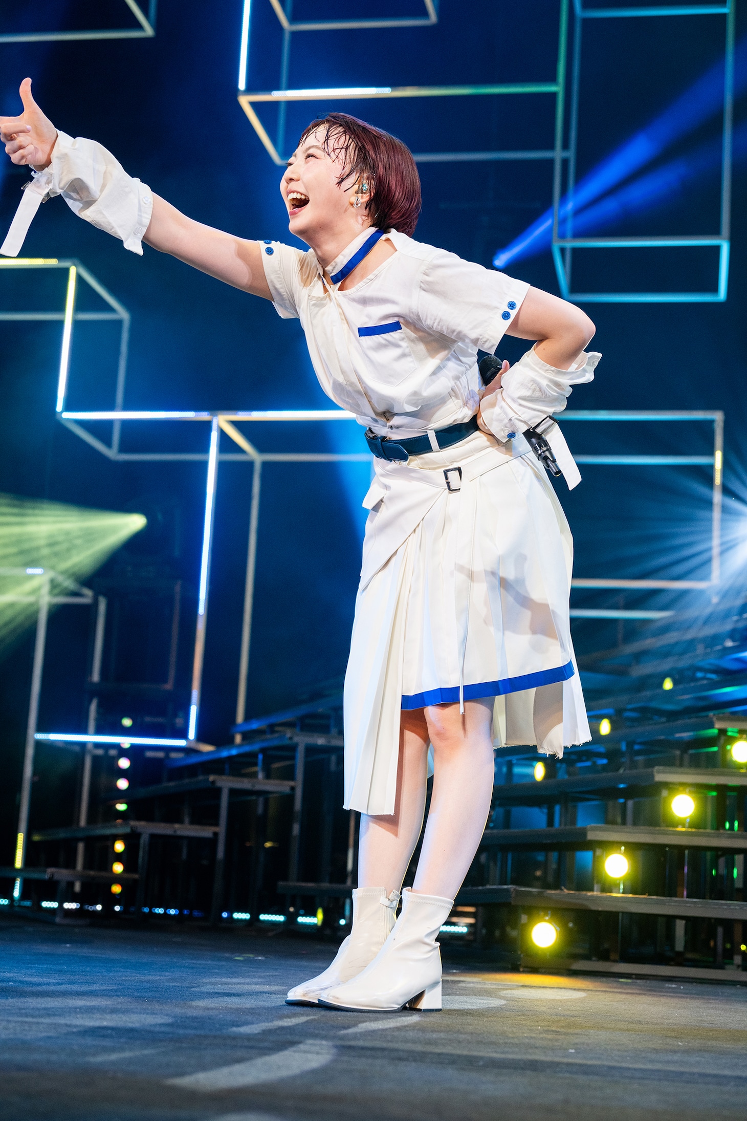 安本彩花