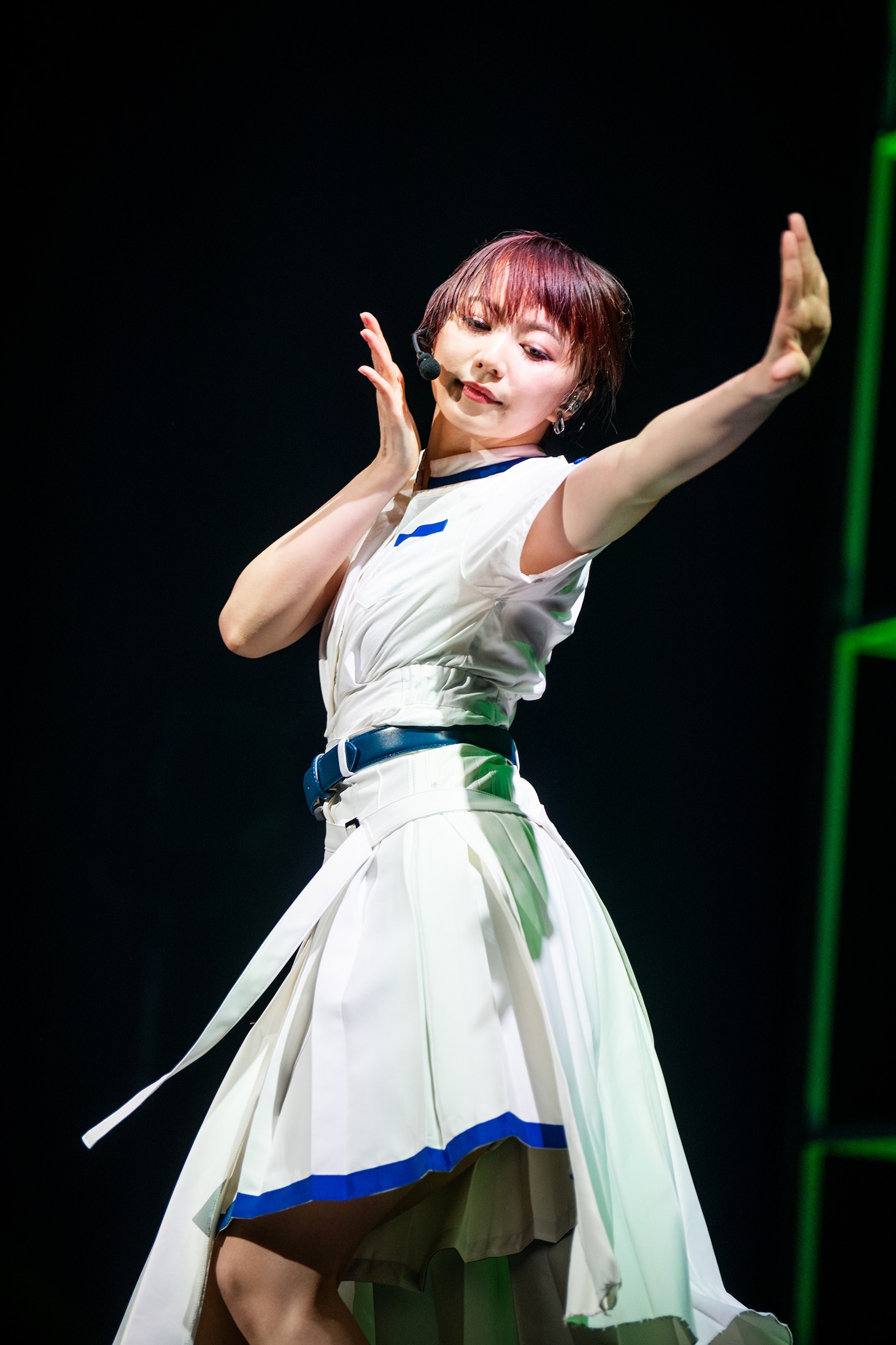 安本彩花