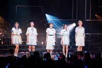 「Hello another world」を歌うえびちゅう高学年メンバー。