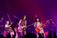 「KAORI KISHITANI 40th Anniversary LIVE TOUR 2024 "57th SHOUT!"」東京・Zepp DiverCity（TOKYO）公演の様子。（Photo by MASAHITO KAWAI）