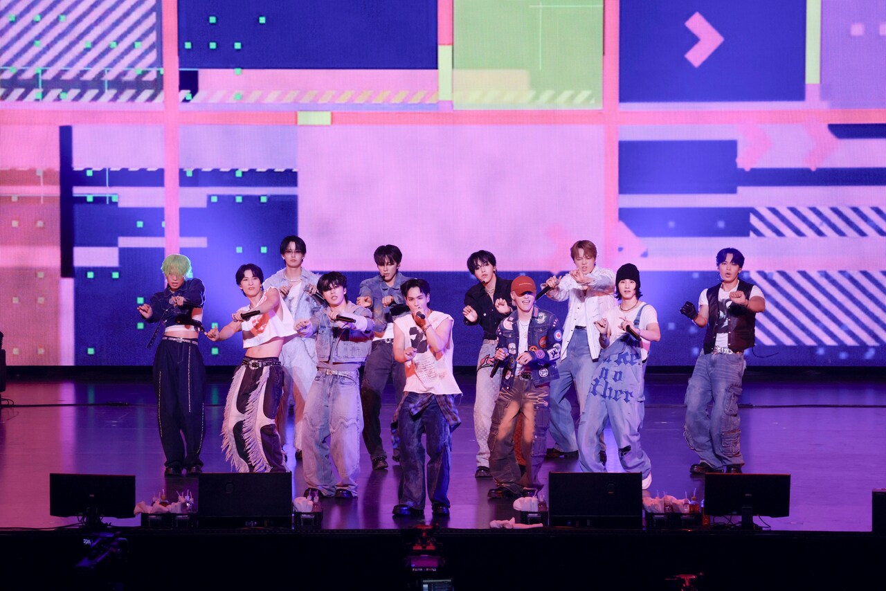 JO1 (c)LAPONE Entertainment