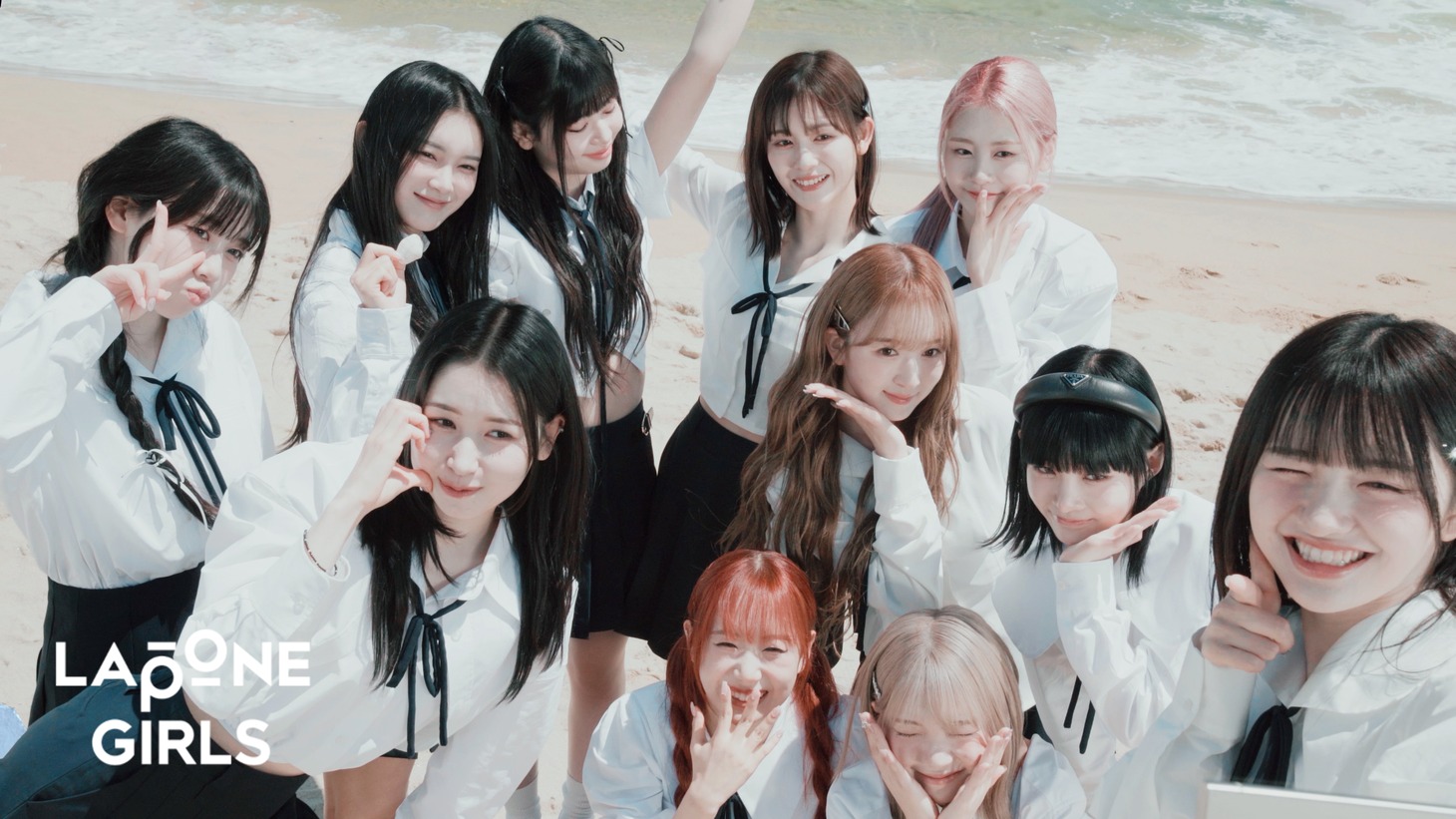 ME:I「Hi-Five」ミュージックビデオより。(c)LAPONE GIRLS