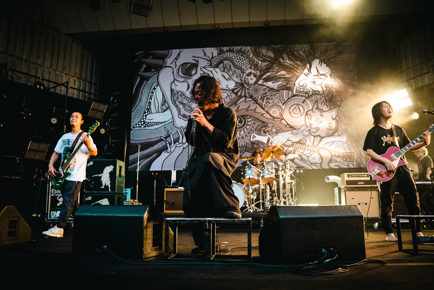 バックドロップは菅波と岡峰が描いたもの。（Photo by RUI HASHIMOTO [SOUND SHOOTER]）