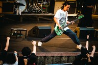 岡峰光舟（B）（Photo by RUI HASHIMOTO [SOUND SHOOTER]）