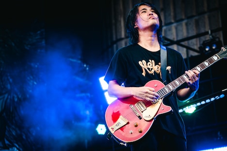 菅波栄純（G）（Photo by RUI HASHIMOTO [SOUND SHOOTER]）