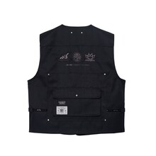 寅壱とずっと真夜中でいいのに。のコラボ企画商品。