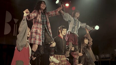 BiS「STUPiD」ライブ映像より。