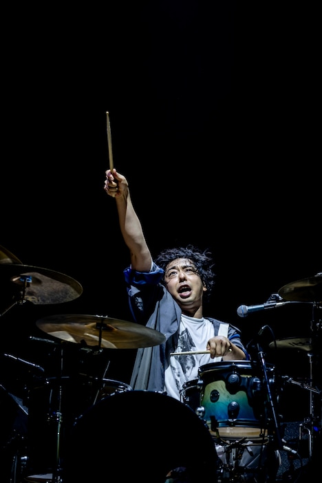 鈴木貴雄（Dr / UNISON SQUARE GARDEN）（Photo by Viola Kam［V'z Twinkle］）