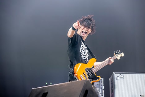 田淵智也（B / UNISON SQUARE GARDEN）（Photo by Viola Kam［V'z Twinkle］）