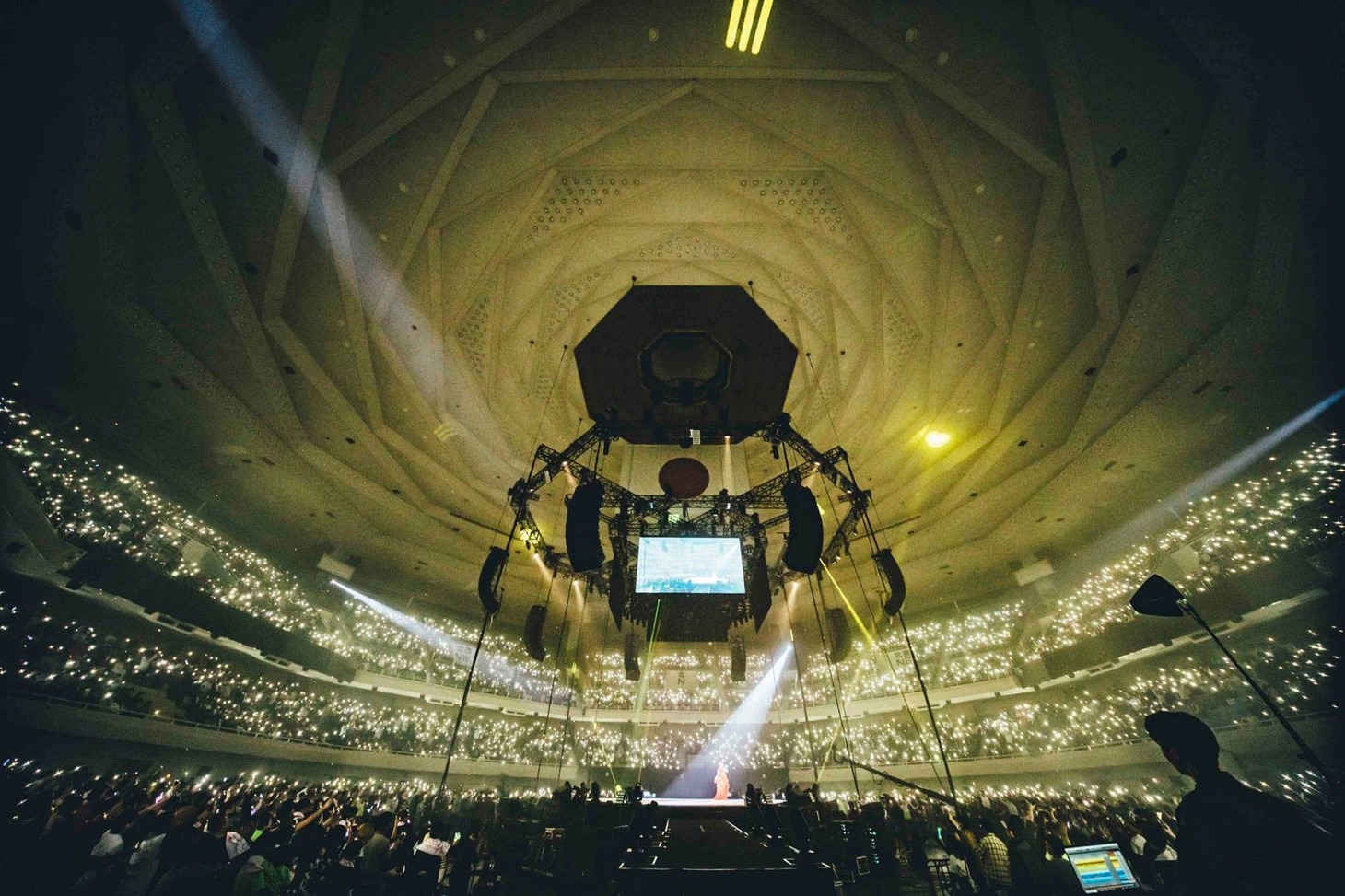 水曜日のカンパネラ「日本武道館単独公演～METEOR SHOWER～」の様子。