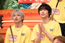 SEIYAのプレイを見守るBUDDiiSのFUMIYAとHARUKI。