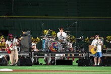 サンボマスターのパフォーマンスの様子。