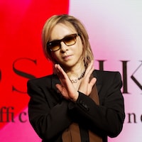 YOSHIKI、10月に3度目の頚椎手術を受けると発表 ディナーショーは開催へ