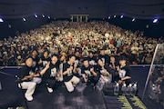 藤井隆主宰レーベル10周年記念ライブに所属アーティスト集結、KOJI 1200が新曲初披露