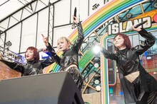 ASPのマチルダー・ツインズ、モグ・ライアン、ウォンカー・ツインズ。