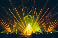 「Vaundy one man live "HEADSHOT" at Makuhari Messe」の様子。（撮影：日吉"JP"純平、太田好治）