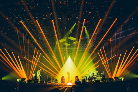 「Vaundy one man live "HEADSHOT" at Makuhari Messe」の様子。（撮影：日吉"JP"純平、太田好治）