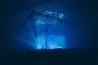 「Vaundy one man live "HEADSHOT" at Makuhari Messe」の様子。（撮影：日吉"JP"純平、太田好治）