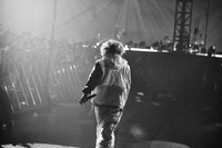 「Vaundy one man live "HEADSHOT" at Makuhari Messe」の様子。（撮影：日吉"JP"純平、太田好治）