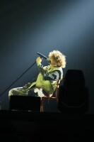 「Vaundy one man live "HEADSHOT" at Makuhari Messe」の様子。（撮影：日吉"JP"純平、太田好治）