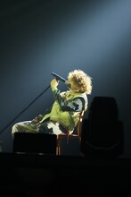 「Vaundy one man live "HEADSHOT" at Makuhari Messe」の様子。（撮影：日吉"JP"純平、太田好治）