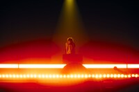 「Vaundy one man live "HEADSHOT" at Makuhari Messe」の様子。（撮影：日吉"JP"純平、太田好治）