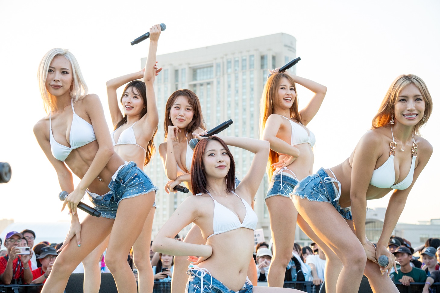 CYBERJAPAN DANCERS