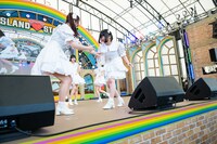 誰のステージドリンクかわからなくなりあたふたする清 竜人25の夫人たち。