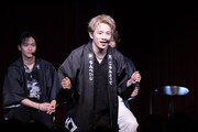 「コリトリダンス」を踊る浦川翔平。
