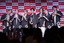 左から陣、藤原樹、吉野北人、川村壱馬、RIKU、浦川翔平、武知海青。