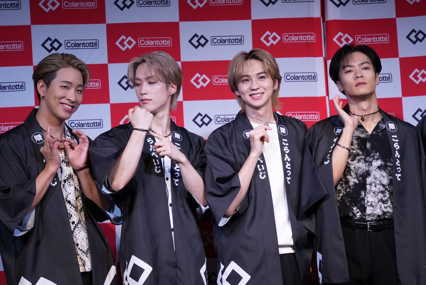 左から陣、藤原樹、吉野北人、川村壱馬。
