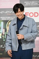 笑う沢村玲（ONE N' ONLY）。