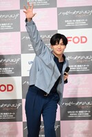 砲丸投げのポーズを決める沢村玲（ONE N' ONLY）。