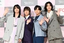 左から豊田裕大、奥野壮、沢村玲（ONE N' ONLY）、別府由来。