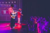 吉田山田「吉田山田祭り2024」の様子。（撮影：白石達也）