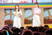 左から原田葵アナウンサー、「TIF2024」チェアマンの長濱ねる。