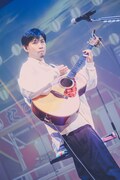 吉田結威（G, Vo）（撮影：白石達也）