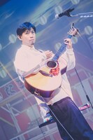吉田結威（G, Vo）（撮影：白石達也）