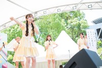 大喜利に果敢に挑む日比野芽奈（ラフ×ラフ）。