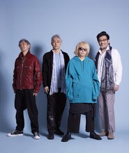 特撮。左から2番目が大槻ケンヂ（Vo）。