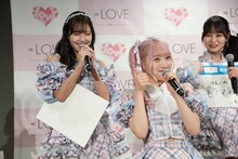 諸橋沙夏のモノマネを受け「銀杏を食べた齋藤樹愛羅」を実演する齋藤樹愛羅。