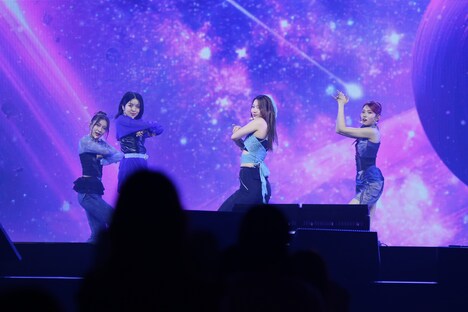 IS:SUE。「2024 ENA K POP UP CHART SHOW IN JAPAN」より。 (c)LAPONE GIRLS