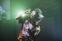 ano（撮影：横山マサト）