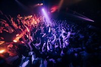 TAKU INOUEのステージの様子。（撮影：横山マサト）